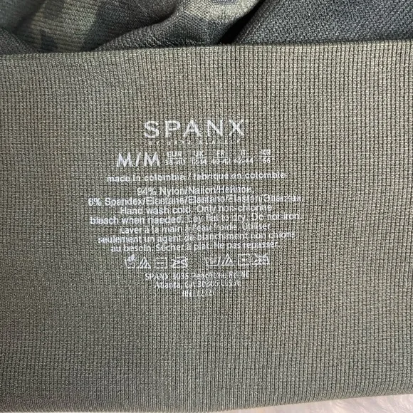 SPANX Look at me Now Camo Leggings - Picture 5 of 8